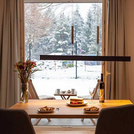 Chic Apartments With Balcony And Spa In モイストラナ エクステリア 写真