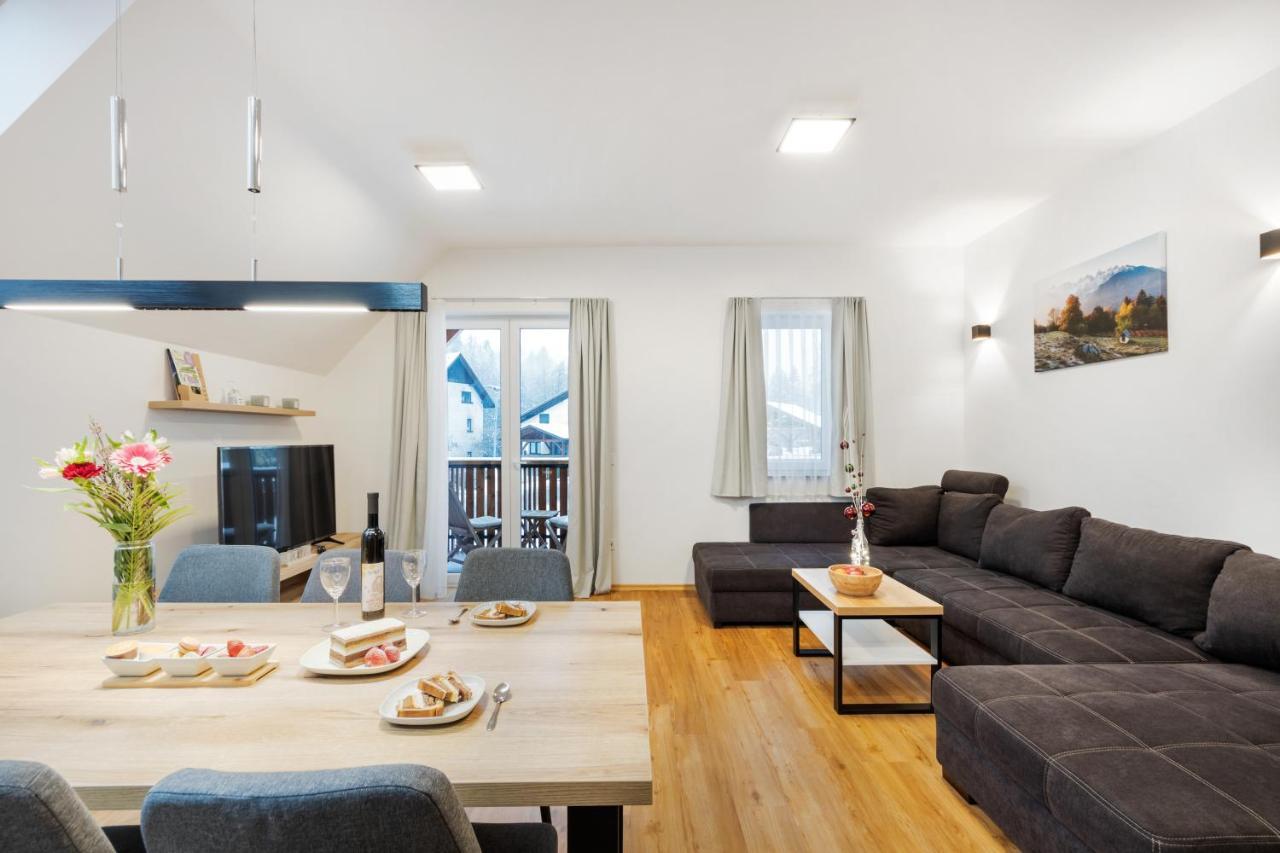 Chic Apartments With Balcony And Spa In モイストラナ エクステリア 写真