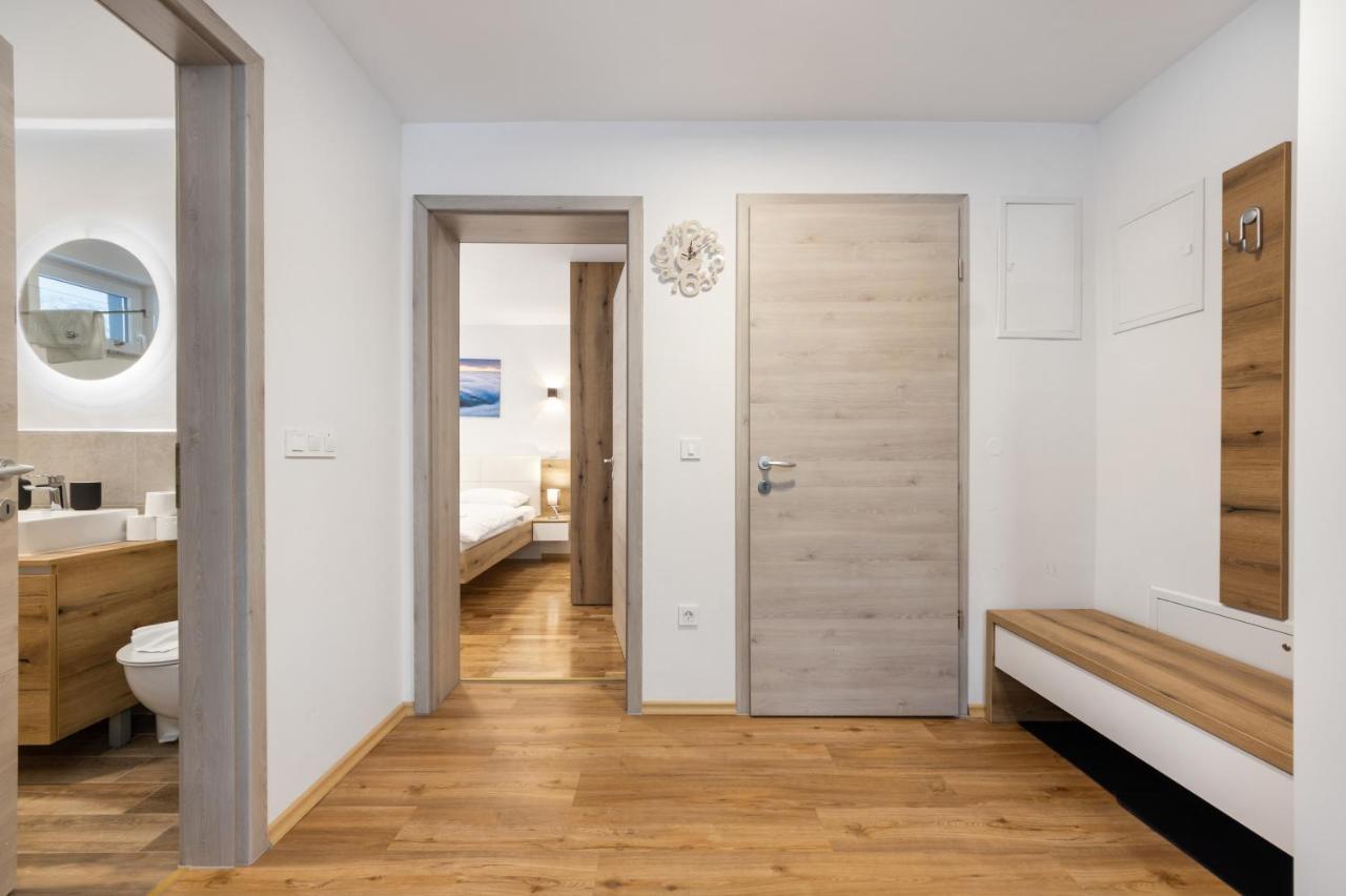Chic Apartments With Balcony And Spa In モイストラナ エクステリア 写真